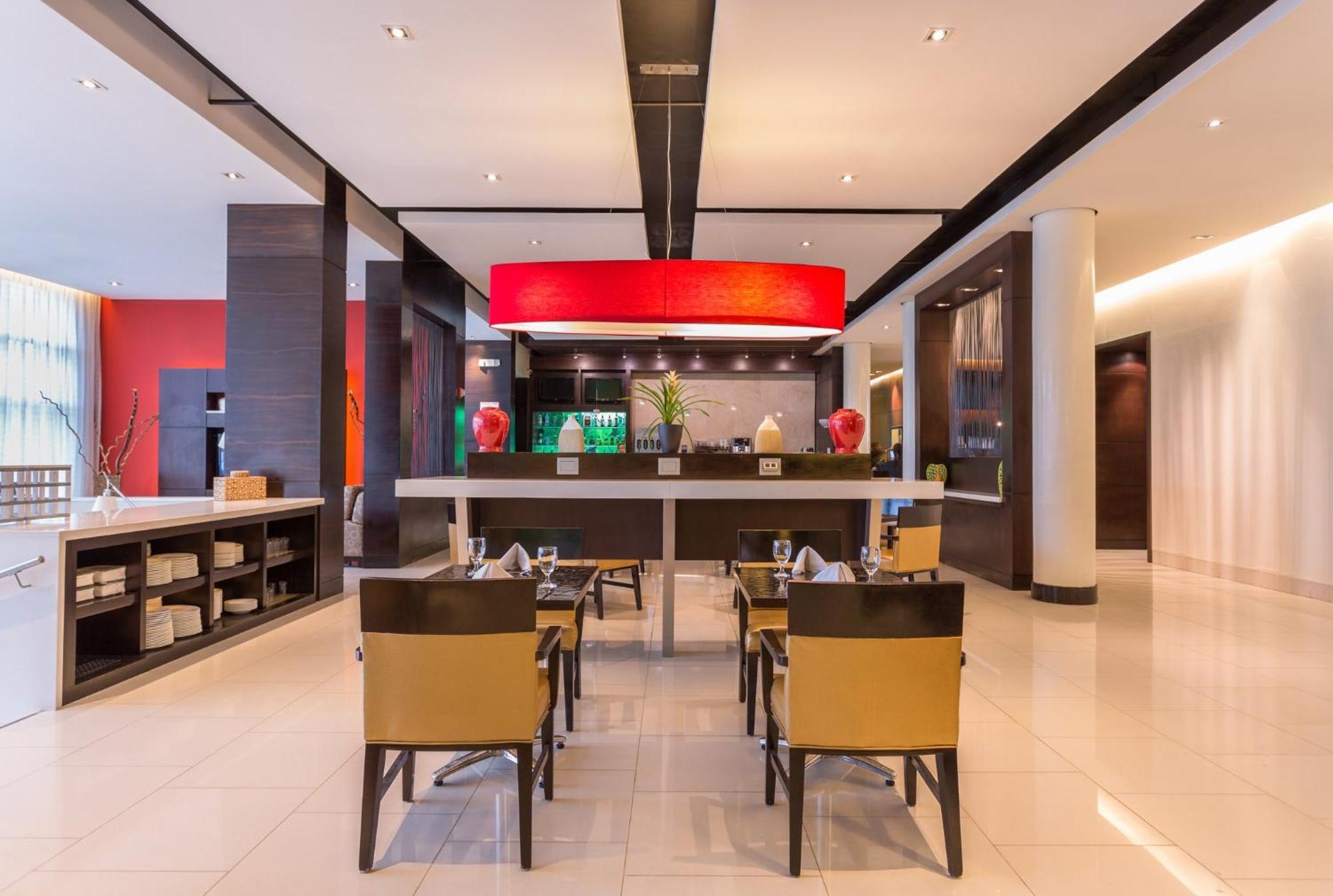 Courtyard By Marriott Panama Metromall Tocumen Exterior foto