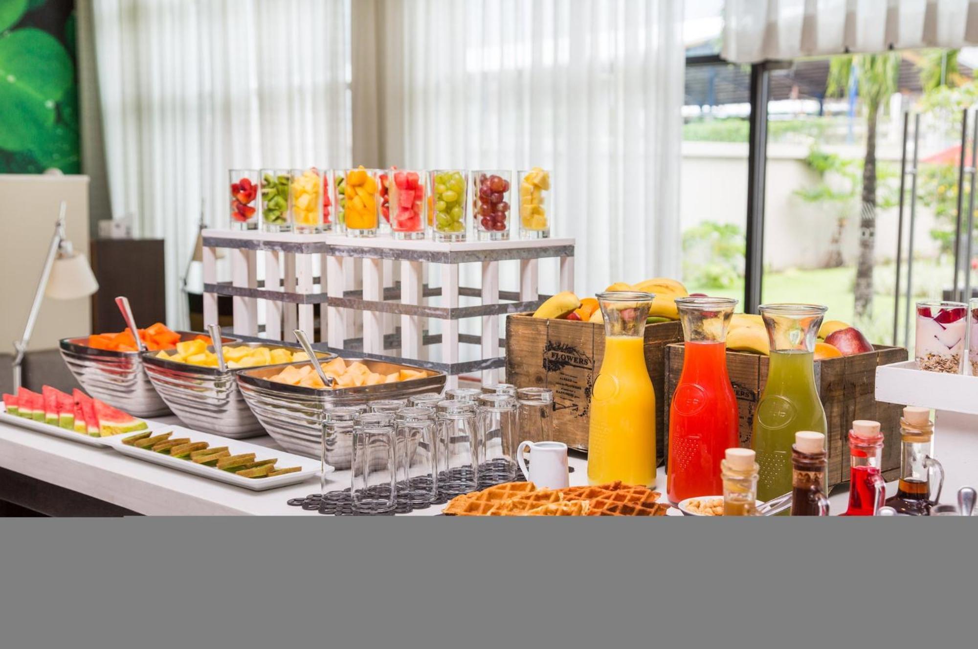 Courtyard By Marriott Panama Metromall Tocumen Exterior foto