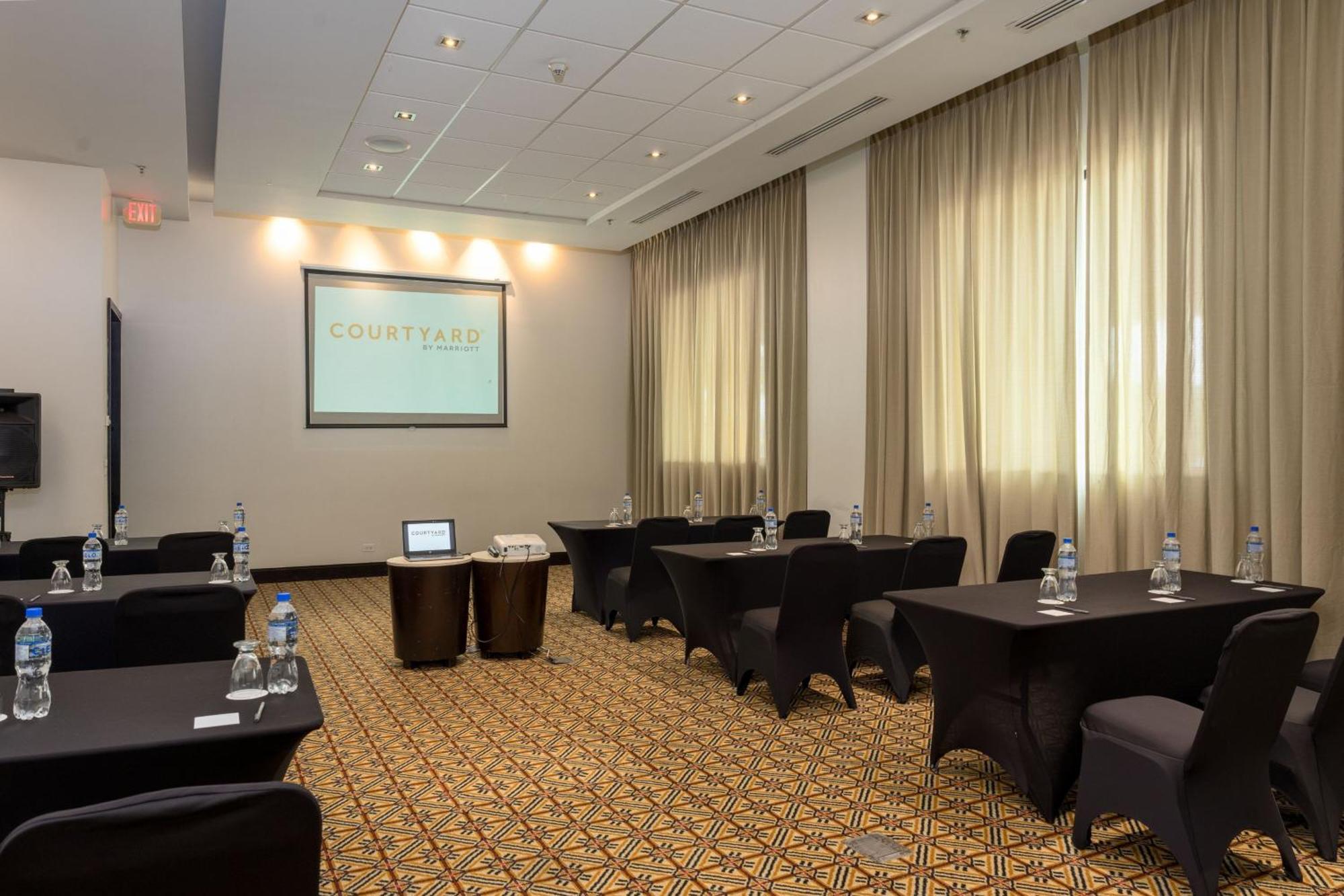 Courtyard By Marriott Panama Metromall Tocumen Exterior foto
