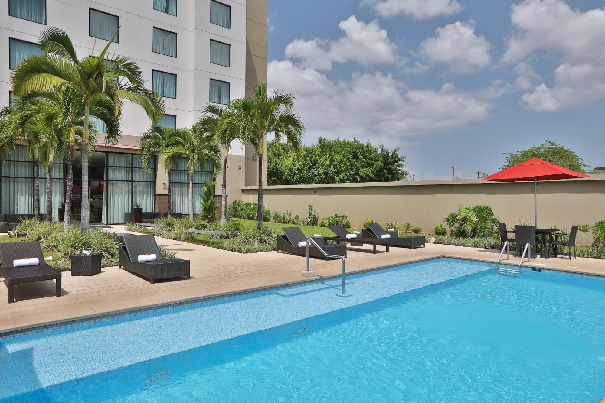 Courtyard By Marriott Panama Metromall Tocumen Exterior foto