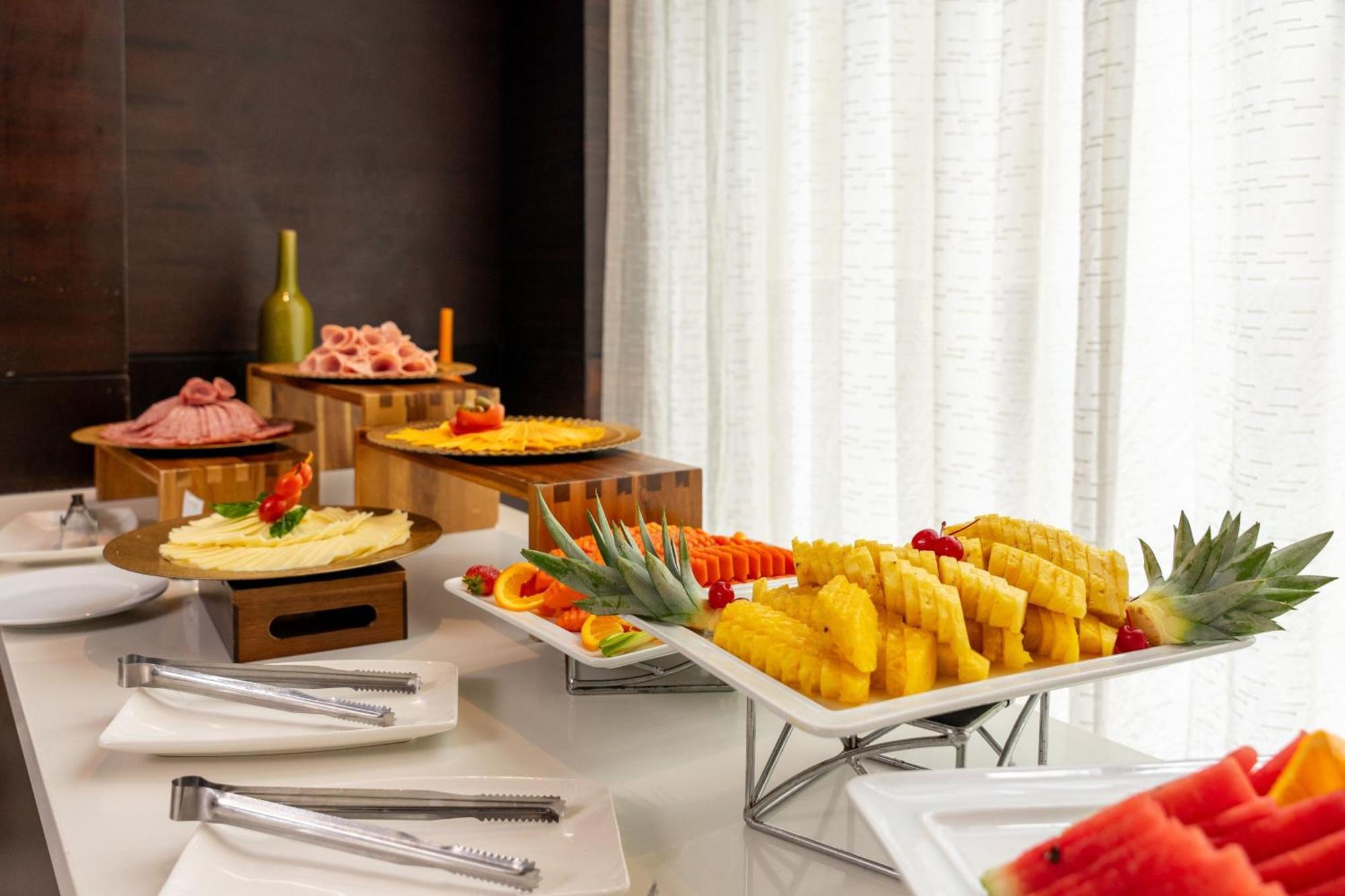 Courtyard By Marriott Panama Metromall Tocumen Exterior foto