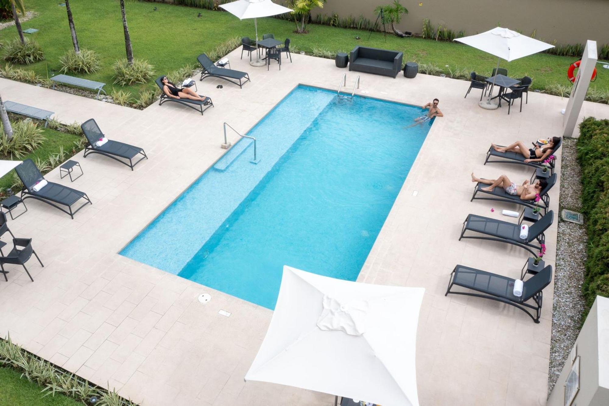 Courtyard By Marriott Panama Metromall Tocumen Exterior foto