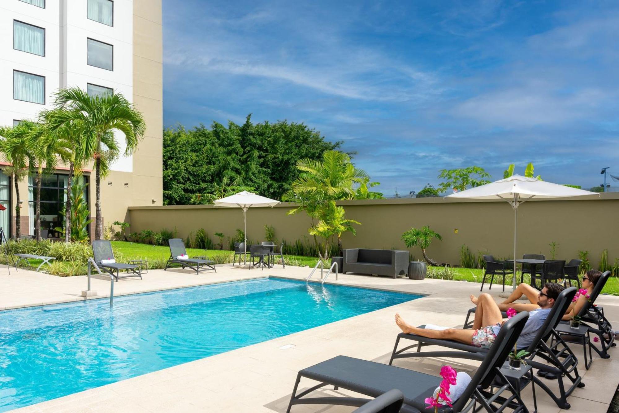 Courtyard By Marriott Panama Metromall Tocumen Exterior foto