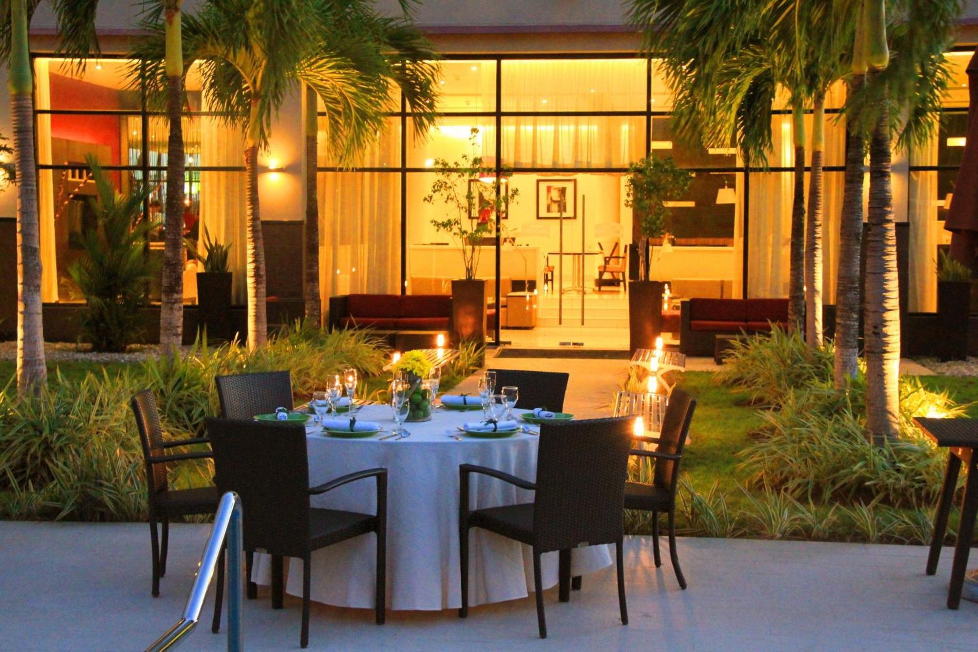 Courtyard By Marriott Panama Metromall Tocumen Exterior foto