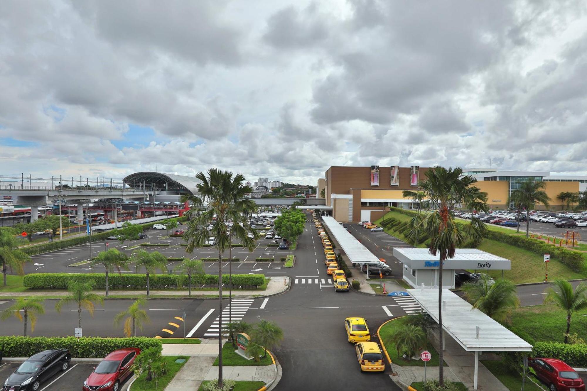 Courtyard By Marriott Panama Metromall Tocumen Exterior foto