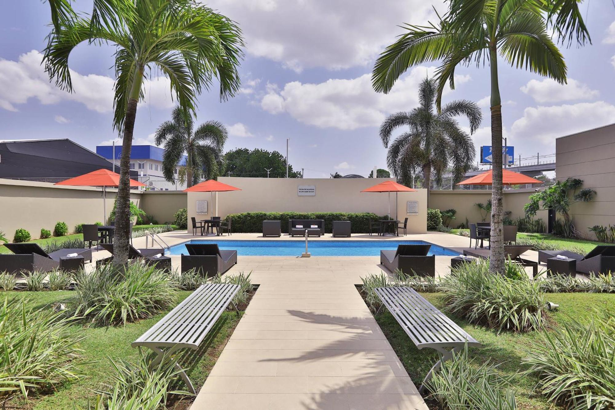 Courtyard By Marriott Panama Metromall Tocumen Exterior foto