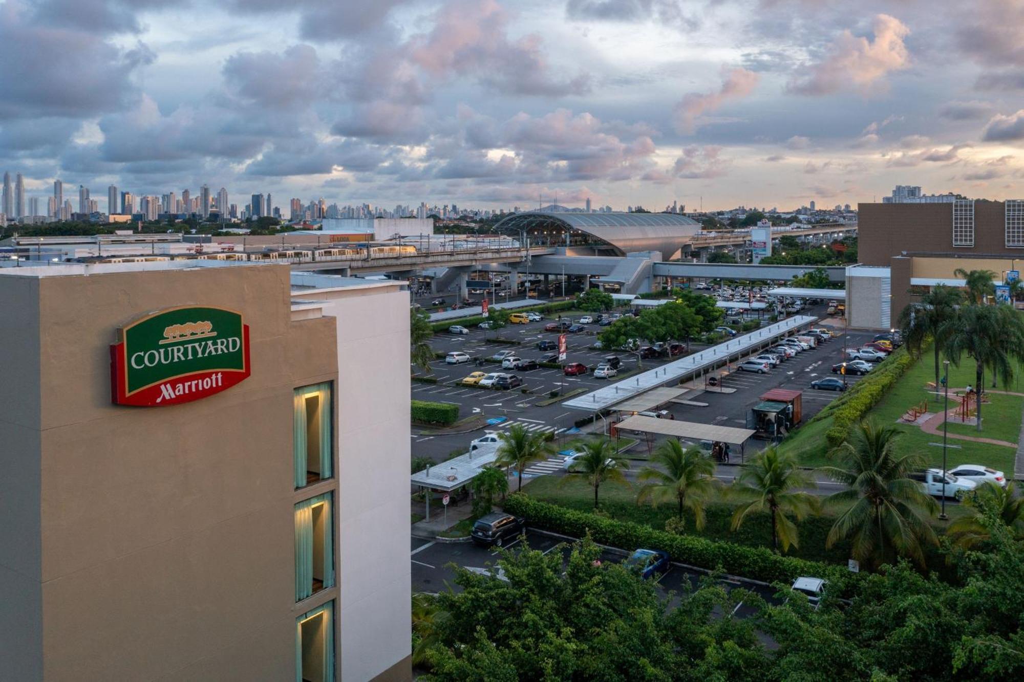 Courtyard By Marriott Panama Metromall Tocumen Exterior foto